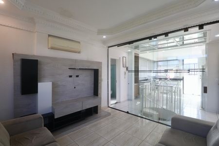 Sala de apartamento para alugar com 2 quartos, 132m² em Jardim Las Palmas, Guarujá