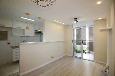 Sala de apartamento para alugar com 2 quartos, 48m² em Anil, Rio de Janeiro