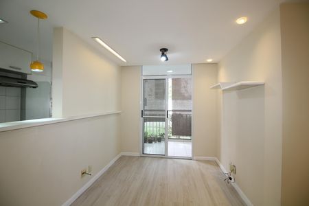 Sala de apartamento para alugar com 2 quartos, 48m² em Anil, Rio de Janeiro