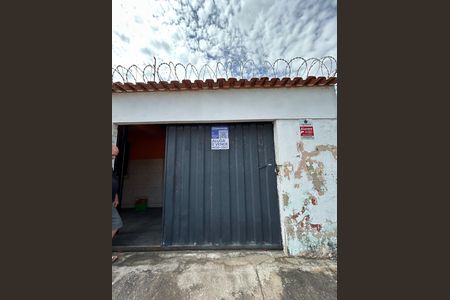 Casa para alugar com 360m², 6 quartos e 2 vagas Casa para alugar com 360m², 6 quartos e 2 vagasFachada