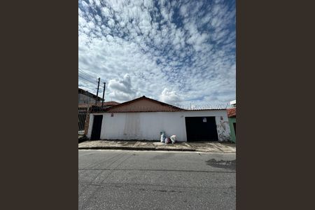 Casa para alugar com 360m², 6 quartos e 2 vagas Casa para alugar com 360m², 6 quartos e 2 vagasFachada
