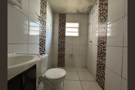 Casa para alugar com 360m², 6 quartos e 2 vagas Casa para alugar com 360m², 6 quartos e 2 vagasBanheiro social