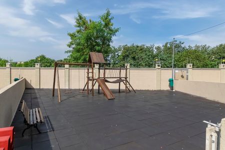 Apartamento à venda com 48m², 2 quartos e 1 vaga Apartamento à venda com 48m², 2 quartos e 1 vagaÁrea comum - Playground