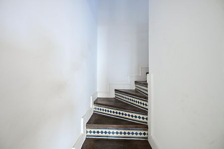 Casa de condomínio à venda com 89m², 2 quartos e 2 vagasEscada
