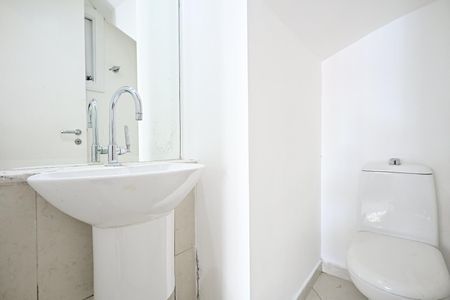 Casa de condomínio à venda com 89m², 2 quartos e 2 vagasLavabo