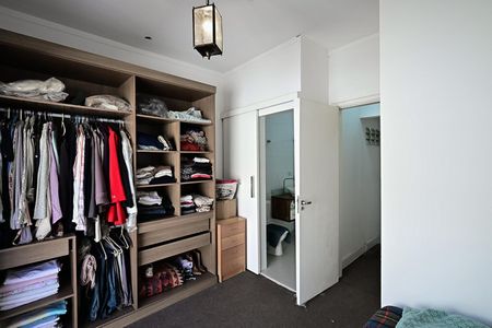 Casa de condomínio à venda com 89m², 2 quartos e 2 vagasSuíte