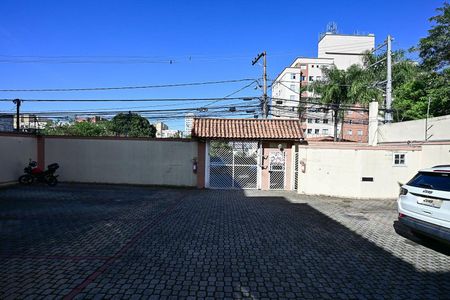 Casa de condomínio à venda com 89m², 2 quartos e 2 vagasEntrada