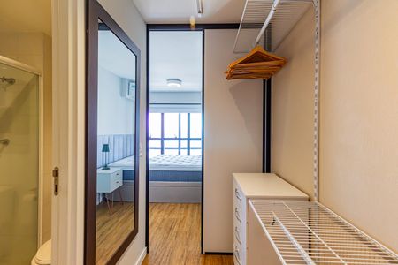Apartamento para alugar com 58m², 1 quarto e 2 vagas Apartamento para alugar com 58m², 1 quarto e 2 vagasCloset da suíte