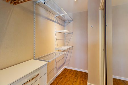 Apartamento para alugar com 58m², 1 quarto e 2 vagas Apartamento para alugar com 58m², 1 quarto e 2 vagasCloset da suíte
