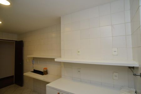 Apartamento à venda com 157m², 3 quartos e 2 vagas Apartamento à venda com 157m², 3 quartos e 2 vagasCozinha