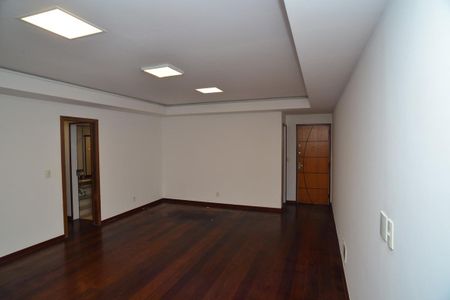 Apartamento à venda com 157m², 3 quartos e 2 vagas Apartamento à venda com 157m², 3 quartos e 2 vagasSala