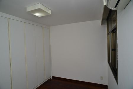 Apartamento à venda com 157m², 3 quartos e 2 vagas Apartamento à venda com 157m², 3 quartos e 2 vagasQuarto 1