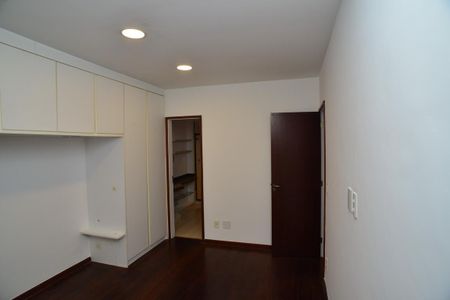 Apartamento à venda com 157m², 3 quartos e 2 vagas Apartamento à venda com 157m², 3 quartos e 2 vagasSuíte
