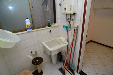 Apartamento à venda com 157m², 3 quartos e 2 vagas Apartamento à venda com 157m², 3 quartos e 2 vagasÁrea de Serviço