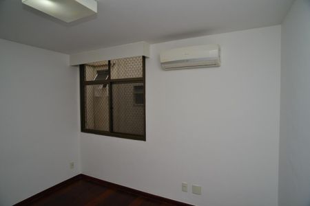 Apartamento à venda com 157m², 3 quartos e 2 vagas Apartamento à venda com 157m², 3 quartos e 2 vagasQuarto 1