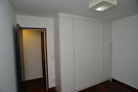 Apartamento à venda com 157m², 3 quartos e 2 vagas Apartamento à venda com 157m², 3 quartos e 2 vagasQuarto 1