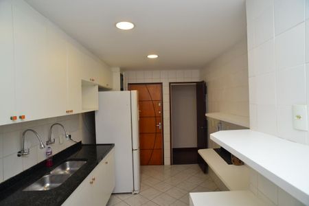 Apartamento à venda com 157m², 3 quartos e 2 vagas Apartamento à venda com 157m², 3 quartos e 2 vagasCozinha