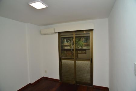 Apartamento à venda com 157m², 3 quartos e 2 vagas Apartamento à venda com 157m², 3 quartos e 2 vagasQuarto 2