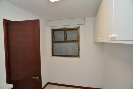 Apartamento à venda com 157m², 3 quartos e 2 vagas Apartamento à venda com 157m², 3 quartos e 2 vagasQuart de Serviço