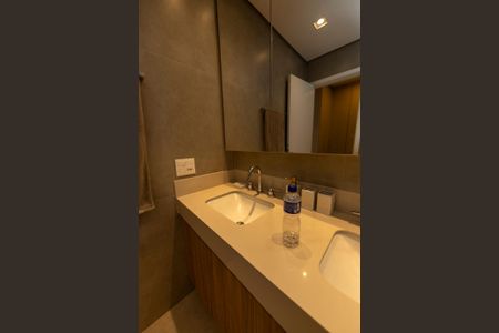 Apartamento para alugar com 123m², 3 quartos e 2 vagas Apartamento para alugar com 123m², 3 quartos e 2 vagasBanheiro da Suite 2