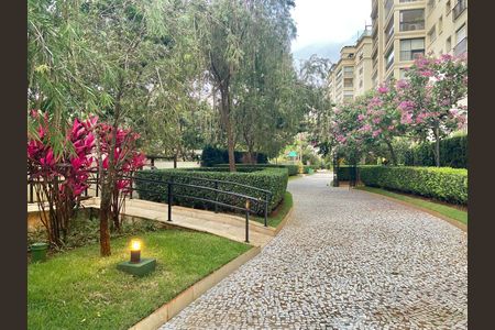 Apartamento à venda com 236m², 3 quartos e 3 vagas