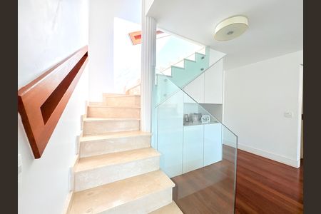 Apartamento à venda com 236m², 3 quartos e 3 vagas