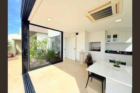 Apartamento à venda com 236m², 3 quartos e 3 vagas Apartamento à venda com 236m², 3 quartos e 3 vagasCobertura