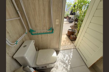 Apartamento à venda com 236m², 3 quartos e 3 vagas Apartamento à venda com 236m², 3 quartos e 3 vagasBanheiro cobertura