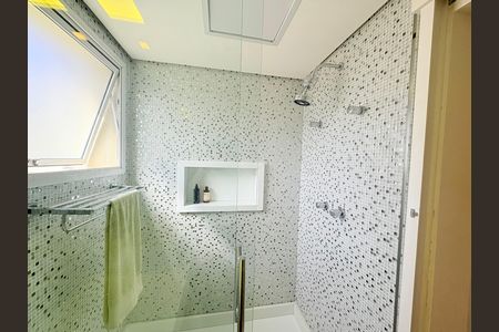 Apartamento à venda com 236m², 3 quartos e 3 vagas Apartamento à venda com 236m², 3 quartos e 3 vagasBanheiro 2
