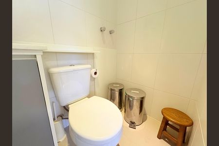 Apartamento à venda com 236m², 3 quartos e 3 vagas Apartamento à venda com 236m², 3 quartos e 3 vagasLavanderia