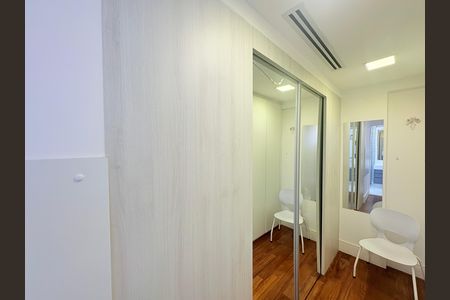 Apartamento à venda com 236m², 3 quartos e 3 vagas Apartamento à venda com 236m², 3 quartos e 3 vagasQuarto 1