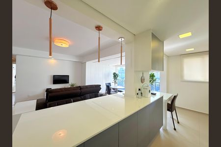 Apartamento à venda com 236m², 3 quartos e 3 vagas Apartamento à venda com 236m², 3 quartos e 3 vagasCozinha