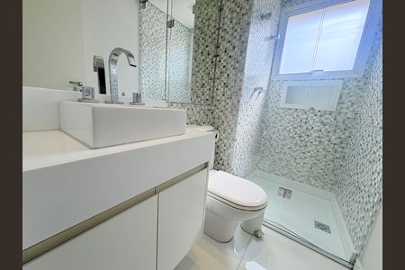 Apartamento à venda com 236m², 3 quartos e 3 vagas Apartamento à venda com 236m², 3 quartos e 3 vagasBanheiro 3