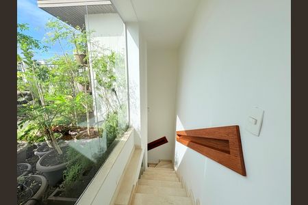 Apartamento à venda com 236m², 3 quartos e 3 vagas Apartamento à venda com 236m², 3 quartos e 3 vagasCobertura