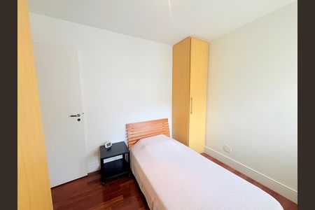 Apartamento à venda com 236m², 3 quartos e 3 vagas Apartamento à venda com 236m², 3 quartos e 3 vagasQuarto 2