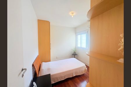 Apartamento à venda com 236m², 3 quartos e 3 vagas Apartamento à venda com 236m², 3 quartos e 3 vagasQuarto 2