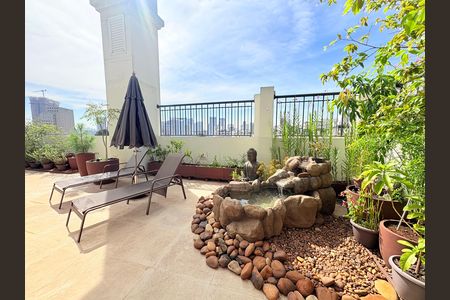 Apartamento à venda com 236m², 3 quartos e 3 vagas Apartamento à venda com 236m², 3 quartos e 3 vagasCobertura