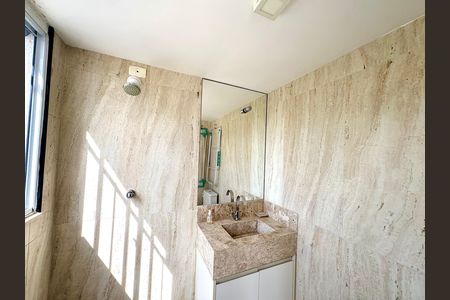 Apartamento à venda com 236m², 3 quartos e 3 vagas Apartamento à venda com 236m², 3 quartos e 3 vagasBanheiro cobertura