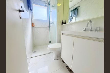 Apartamento à venda com 236m², 3 quartos e 3 vagas Apartamento à venda com 236m², 3 quartos e 3 vagasBanheiro 1