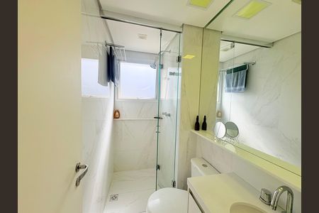 Apartamento à venda com 236m², 3 quartos e 3 vagas Apartamento à venda com 236m², 3 quartos e 3 vagasBanheiro 1
