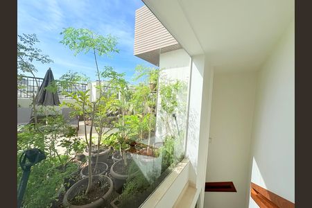 Apartamento à venda com 236m², 3 quartos e 3 vagas Apartamento à venda com 236m², 3 quartos e 3 vagasCobertura