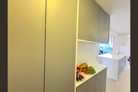 Apartamento à venda com 236m², 3 quartos e 3 vagas Apartamento à venda com 236m², 3 quartos e 3 vagasLavanderia