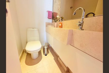 Apartamento à venda com 236m², 3 quartos e 3 vagas Apartamento à venda com 236m², 3 quartos e 3 vagasLavabo