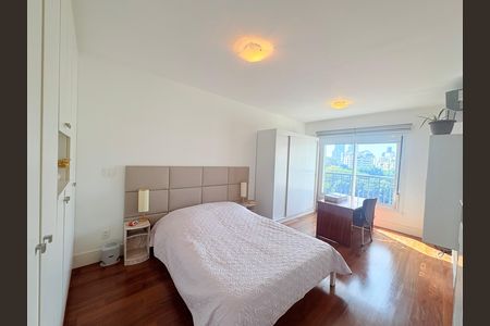 Apartamento à venda com 236m², 3 quartos e 3 vagas Apartamento à venda com 236m², 3 quartos e 3 vagasQuarto 1