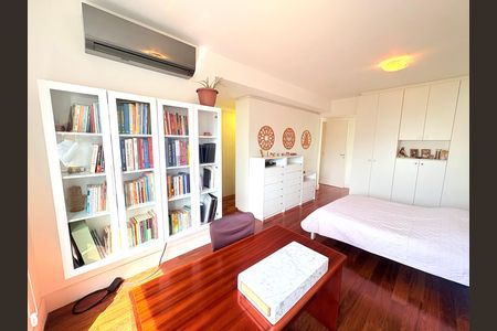 Apartamento à venda com 236m², 3 quartos e 3 vagas Apartamento à venda com 236m², 3 quartos e 3 vagasQuarto 1