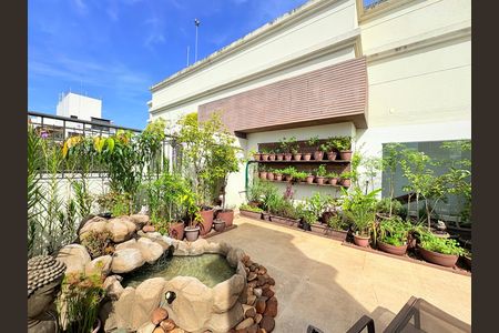 Apartamento à venda com 236m², 3 quartos e 3 vagas Apartamento à venda com 236m², 3 quartos e 3 vagasCobertura
