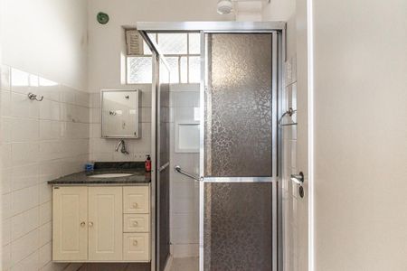 Banheiro de kitnet/studio para alugar com 1 quarto, 40m² em Santa Ifigênia, São Paulo