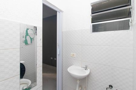 Banheiro de apartamento para alugar com 1 quarto, 45m² em Vila Medeiros, São Paulo