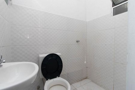 Banheiro de apartamento para alugar com 1 quarto, 45m² em Vila Medeiros, São Paulo