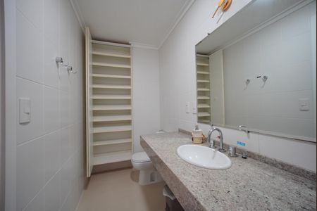 Apartamento para alugar com 300m², 2 quartos e 1 vagaBanheiro Suíte 2